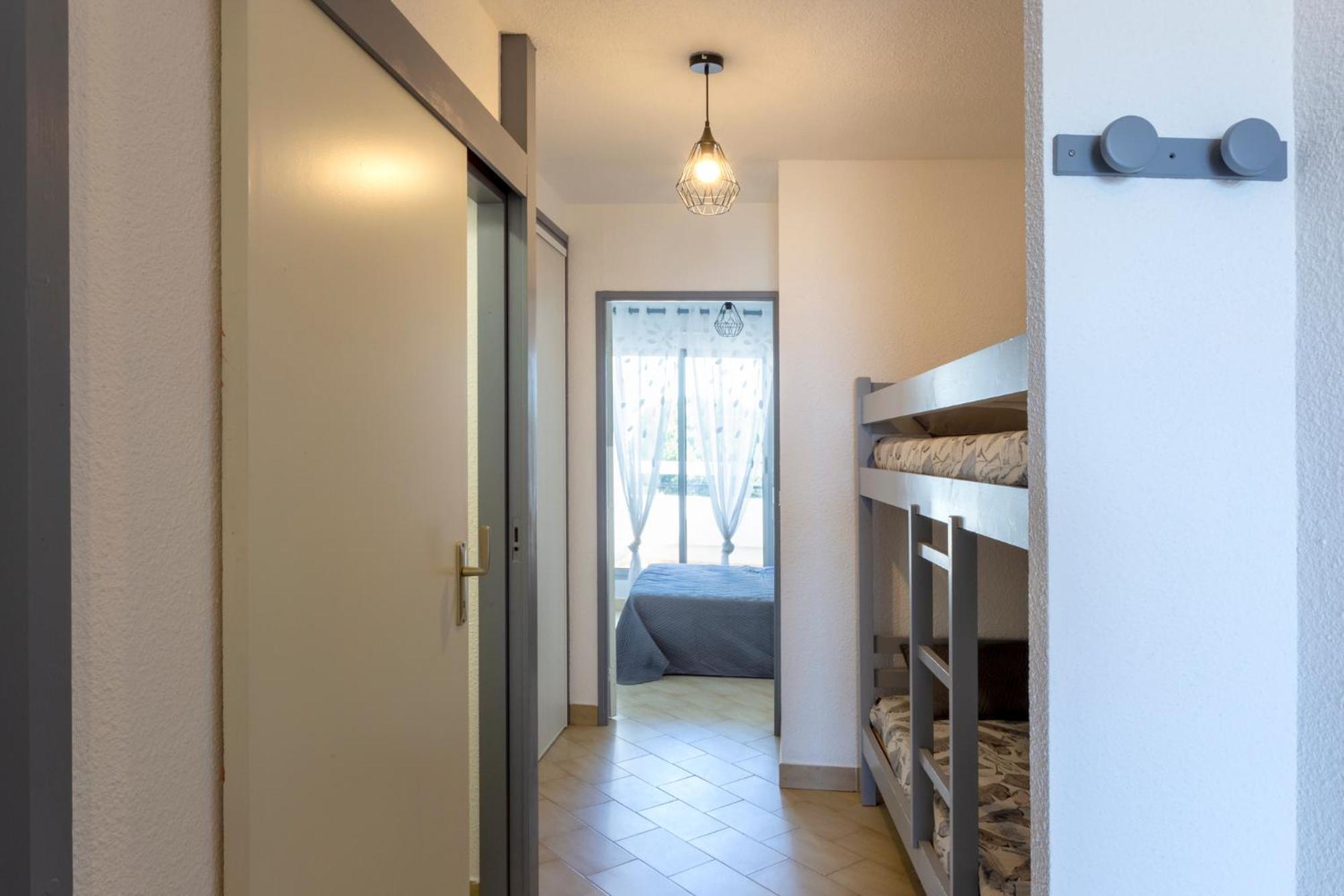 Chez Fabienne - Superbe Appartement Avec Vue Sur La Mer Et Parking ลา กร็องเดอ-ม็อต ภายนอก รูปภาพ