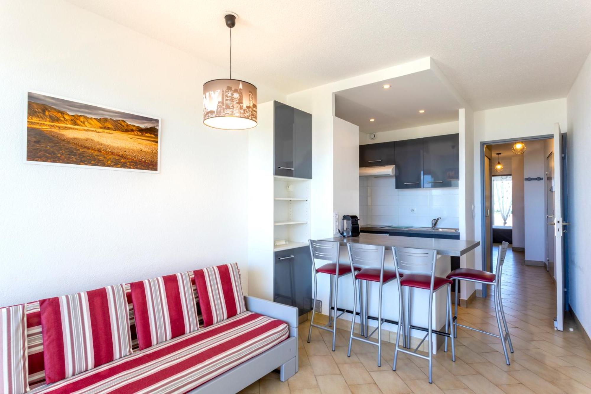 Chez Fabienne - Superbe Appartement Avec Vue Sur La Mer Et Parking ลา กร็องเดอ-ม็อต ภายนอก รูปภาพ