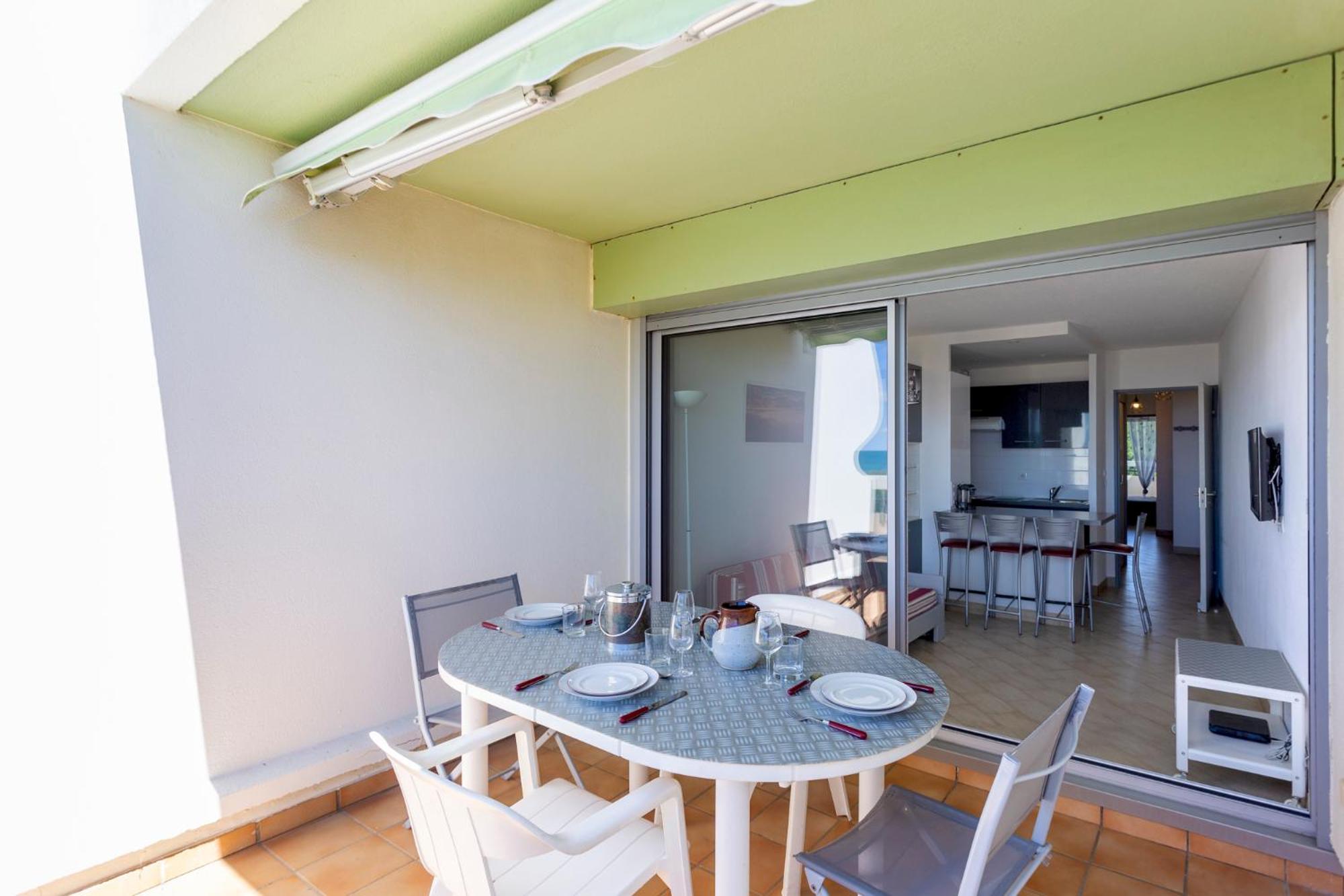 Chez Fabienne - Superbe Appartement Avec Vue Sur La Mer Et Parking ลา กร็องเดอ-ม็อต ภายนอก รูปภาพ