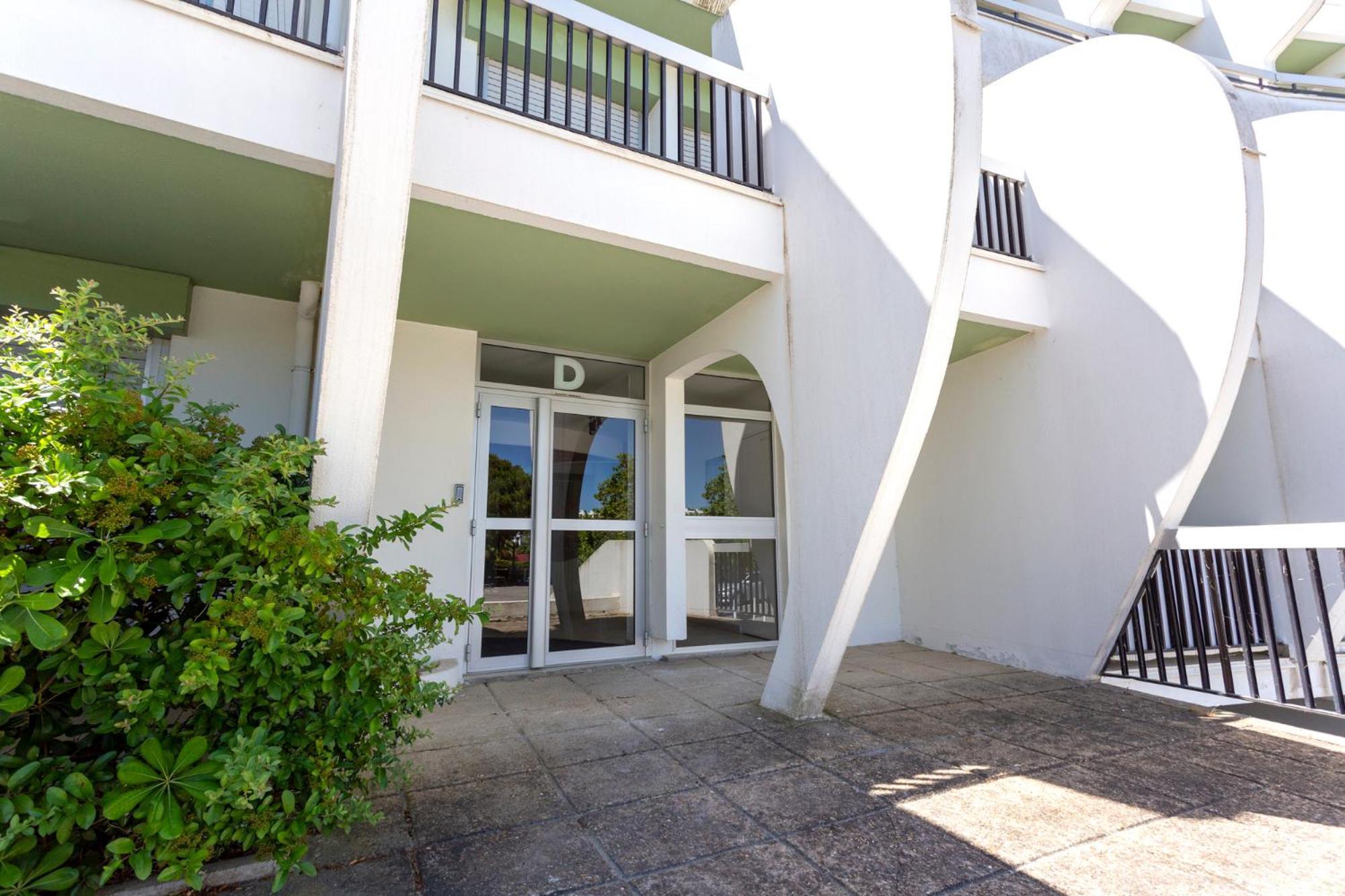 Chez Fabienne - Superbe Appartement Avec Vue Sur La Mer Et Parking ลา กร็องเดอ-ม็อต ภายนอก รูปภาพ