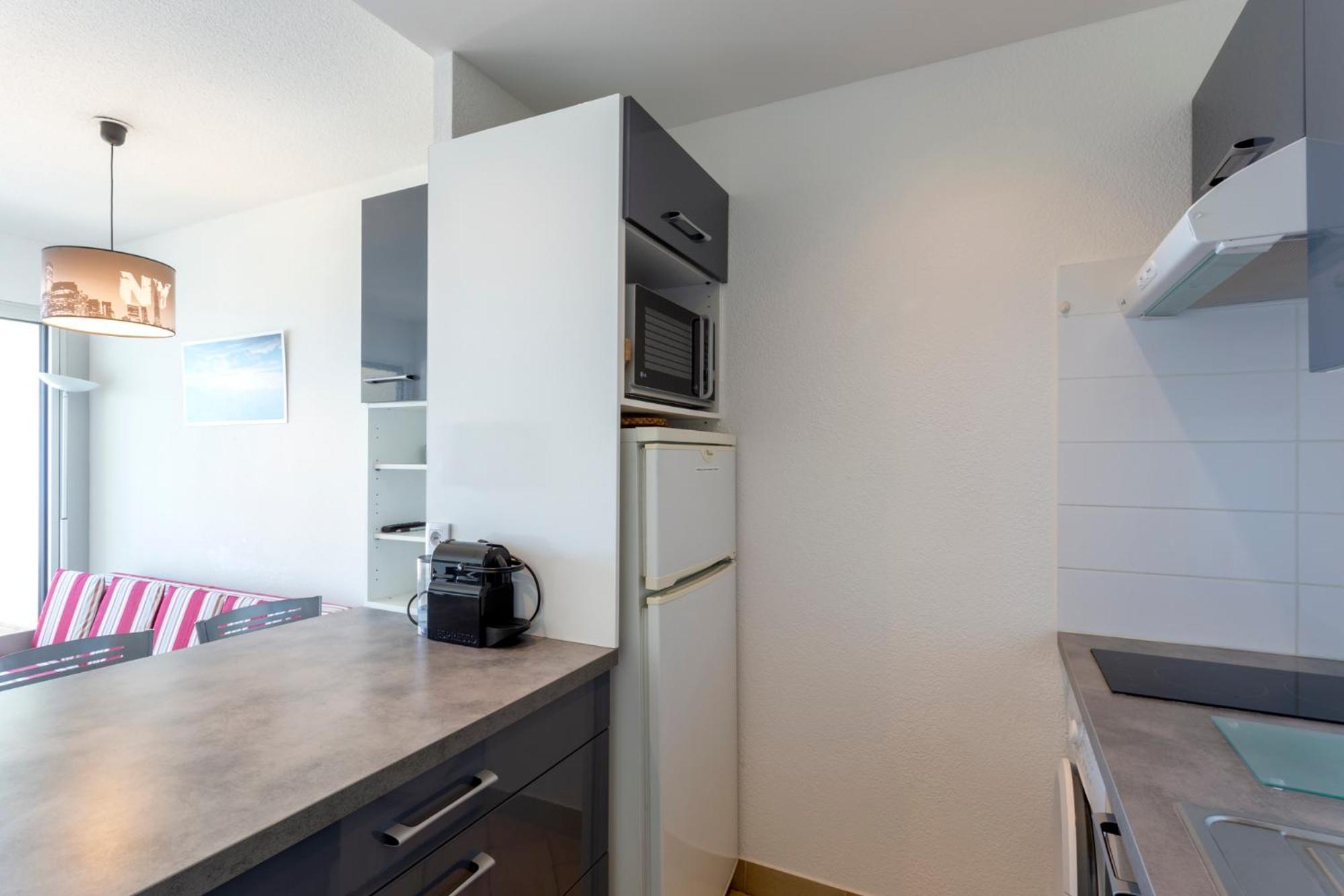 Chez Fabienne - Superbe Appartement Avec Vue Sur La Mer Et Parking ลา กร็องเดอ-ม็อต ภายนอก รูปภาพ