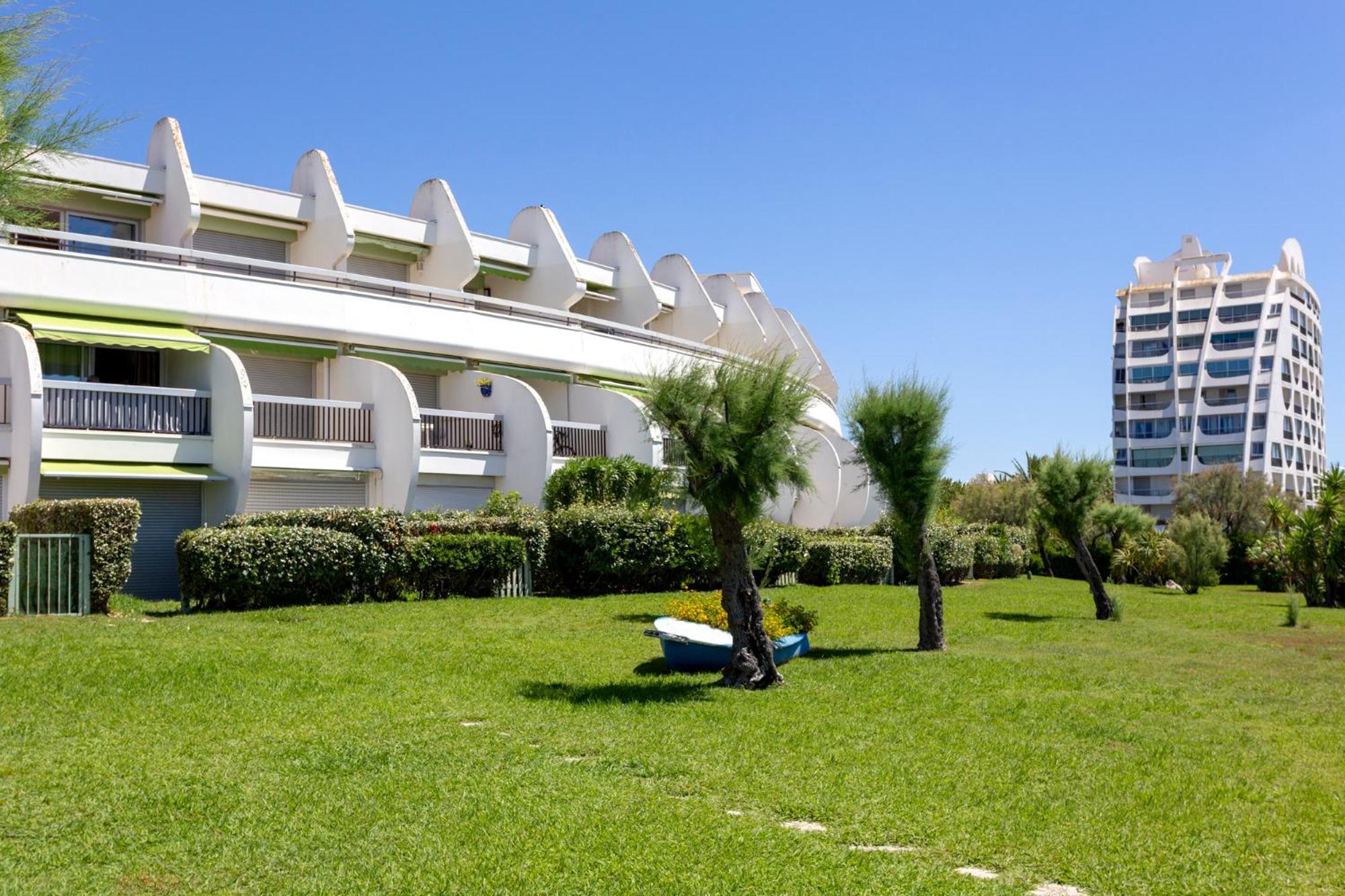 Chez Fabienne - Superbe Appartement Avec Vue Sur La Mer Et Parking ลา กร็องเดอ-ม็อต ภายนอก รูปภาพ